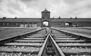 osvencim_aushwitz_birkenau_01-1068x668